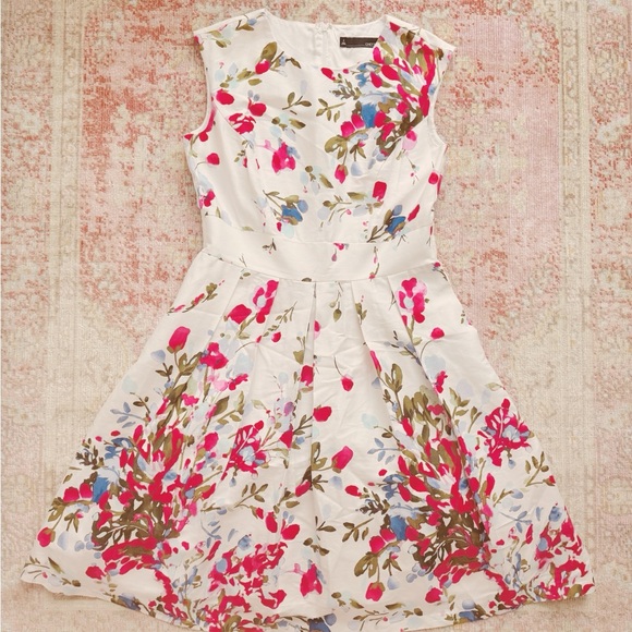 Chetta B Dresses & Skirts - Woman’s Vintage Floral Dress, By CHETTA B